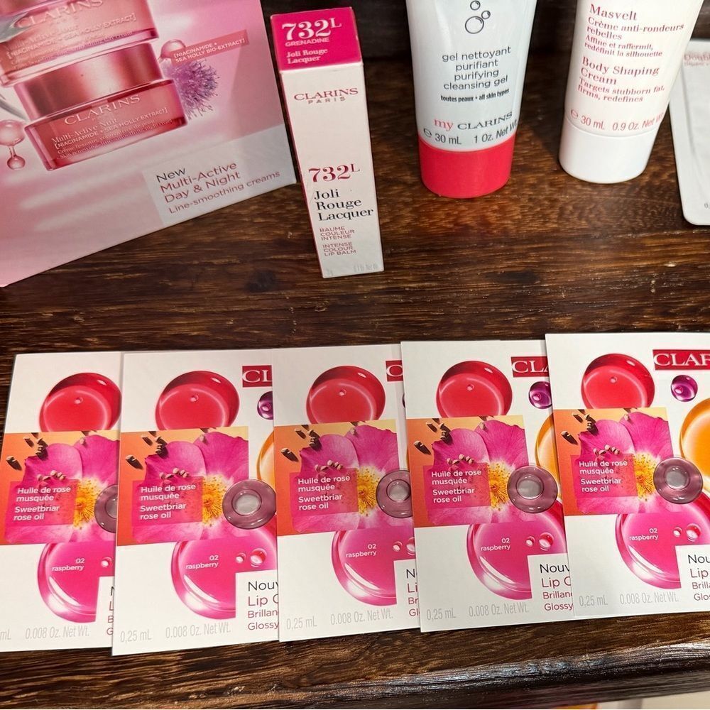 🌸 Clarins Deluxe Sample Beauty Bundle – Skincare + Lip Oils + Cleanser 🌸. New! - Picture 4 of 10